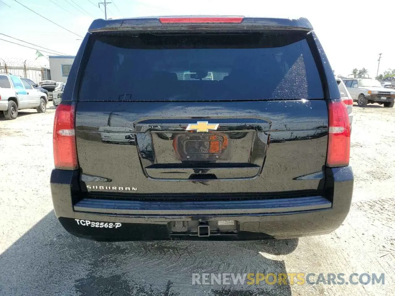 6 Photograph of a damaged car 1GNSKHKC3KR117263 CHEVROLET SUBURBAN 2019