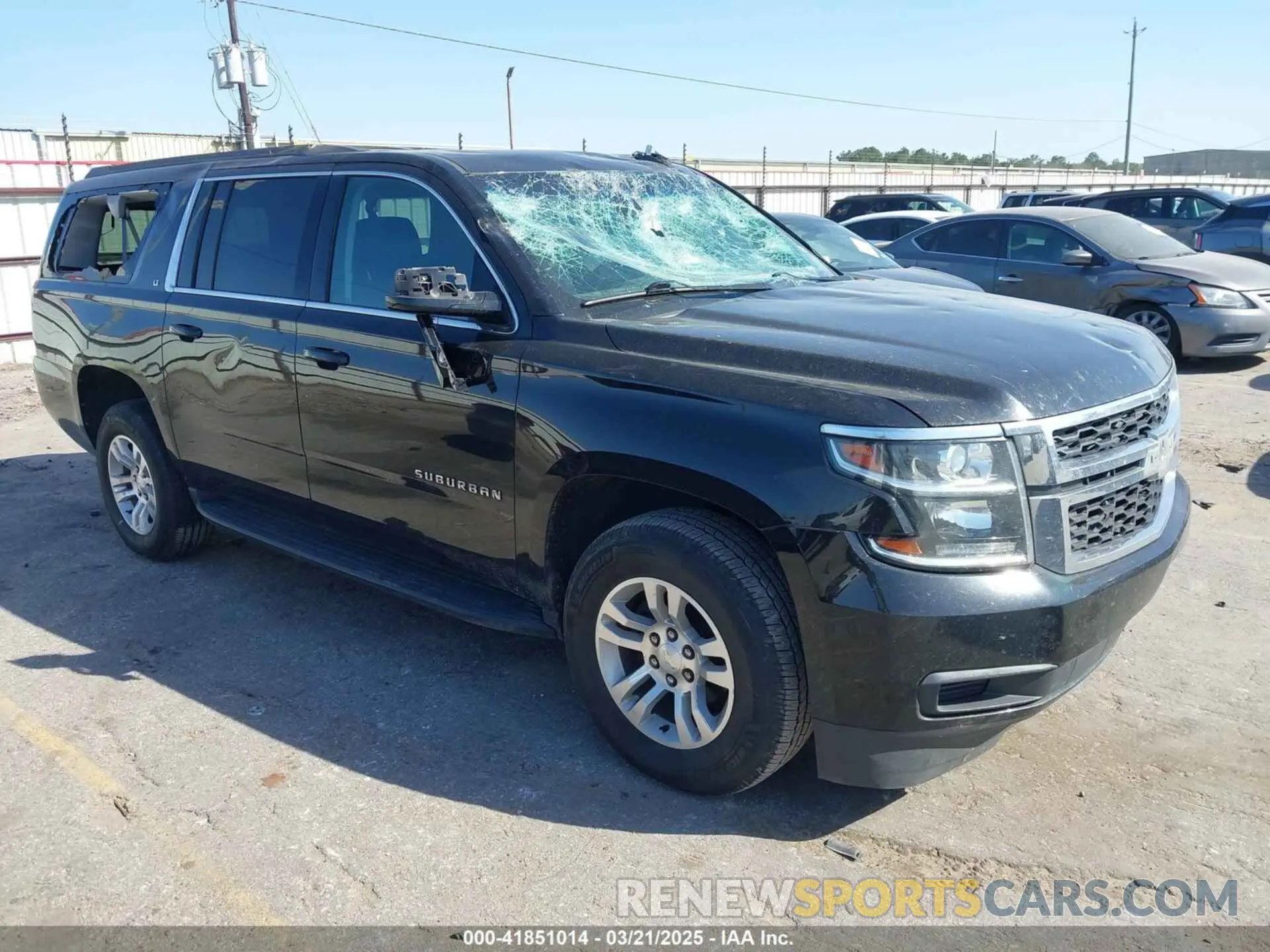 1 Photograph of a damaged car 1GNSKHKC3KR285095 CHEVROLET SUBURBAN 2019