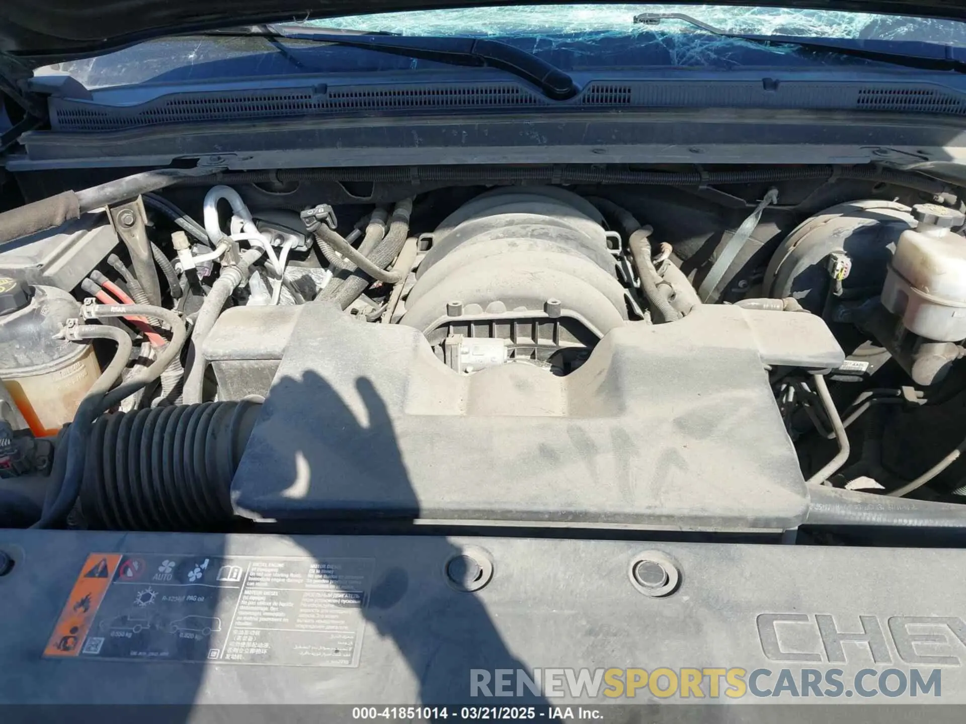 10 Photograph of a damaged car 1GNSKHKC3KR285095 CHEVROLET SUBURBAN 2019