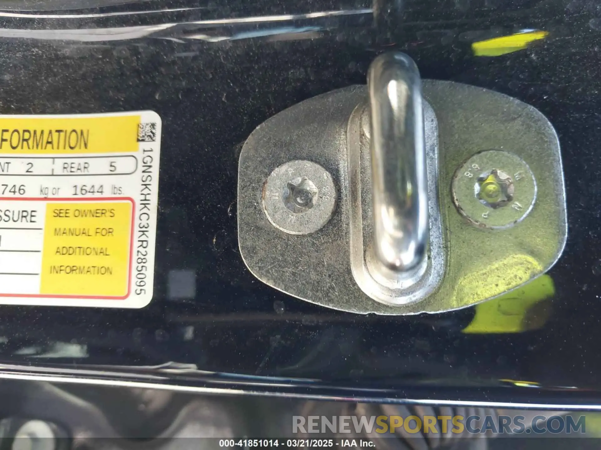 9 Photograph of a damaged car 1GNSKHKC3KR285095 CHEVROLET SUBURBAN 2019