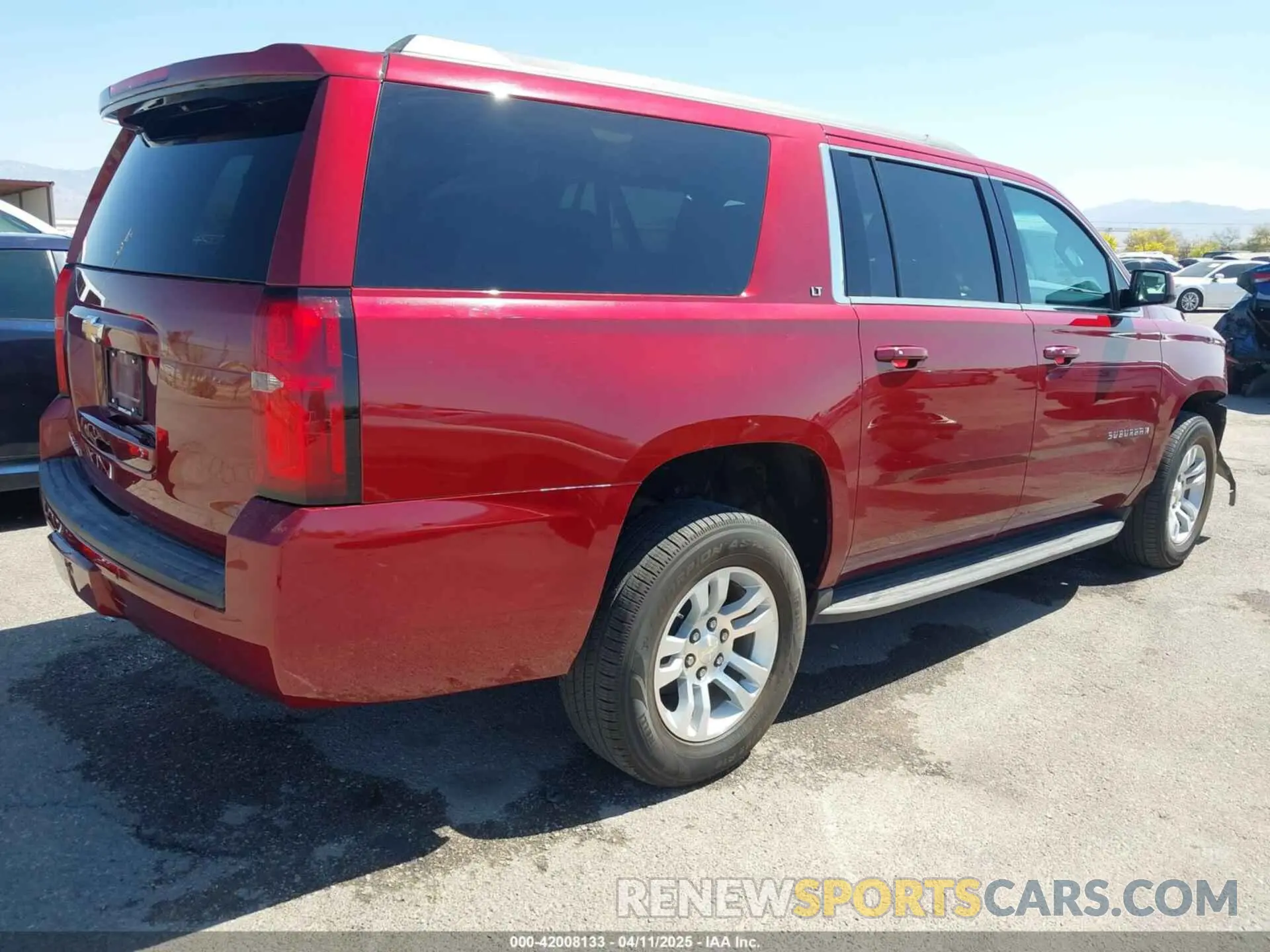 4 Photograph of a damaged car 1GNSKHKC3KR298509 CHEVROLET SUBURBAN 2019