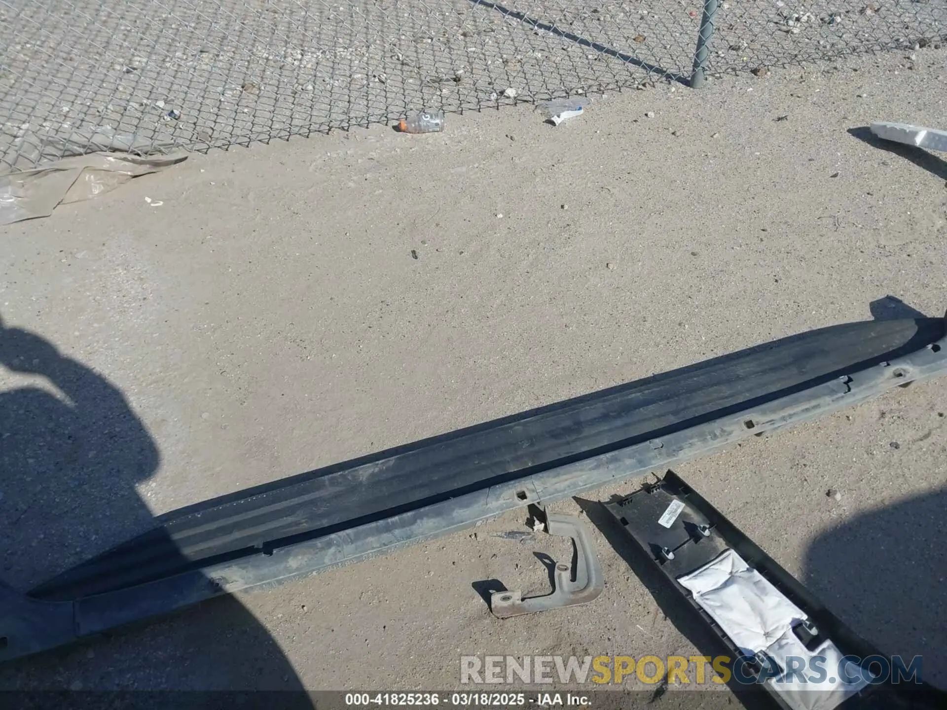 12 Photograph of a damaged car 1GNSKHKC3KR394785 CHEVROLET SUBURBAN 2019