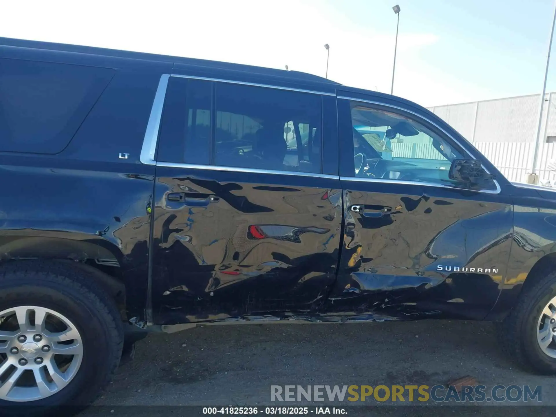 6 Photograph of a damaged car 1GNSKHKC3KR394785 CHEVROLET SUBURBAN 2019