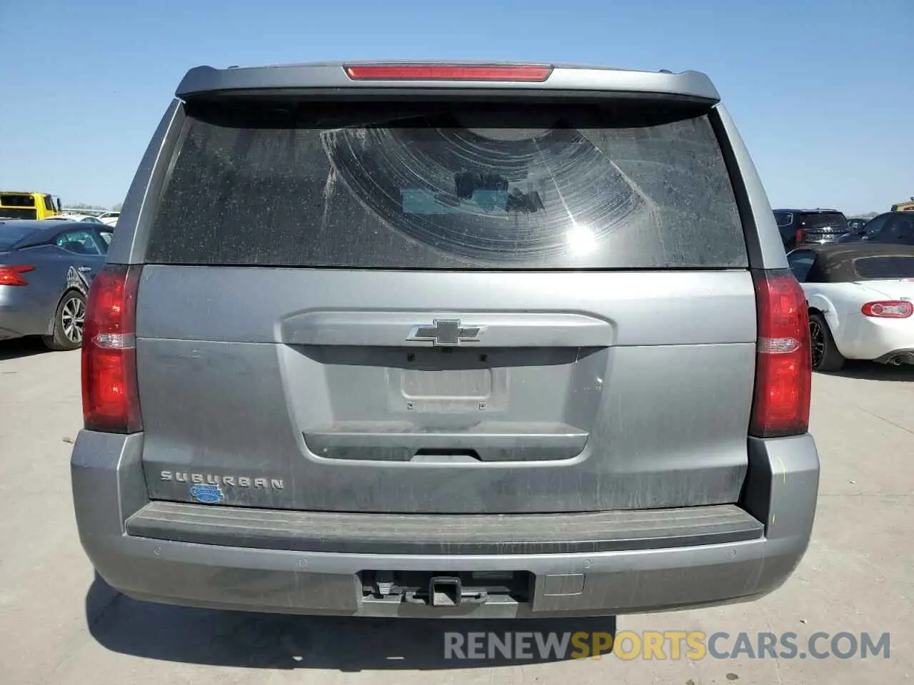 6 Photograph of a damaged car 1GNSKHKC3KR408068 CHEVROLET SUBURBAN 2019