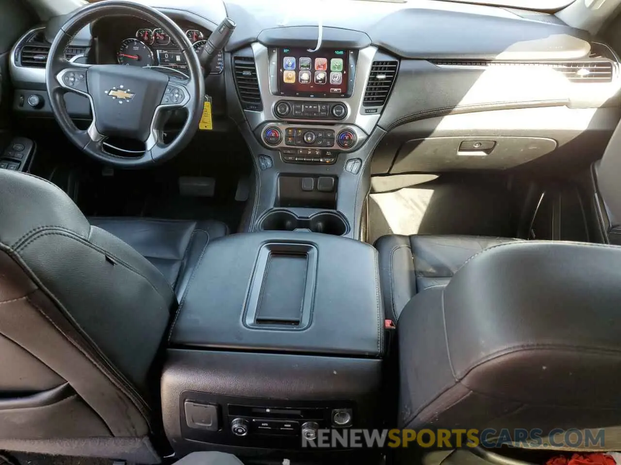 8 Photograph of a damaged car 1GNSKHKC3KR408068 CHEVROLET SUBURBAN 2019