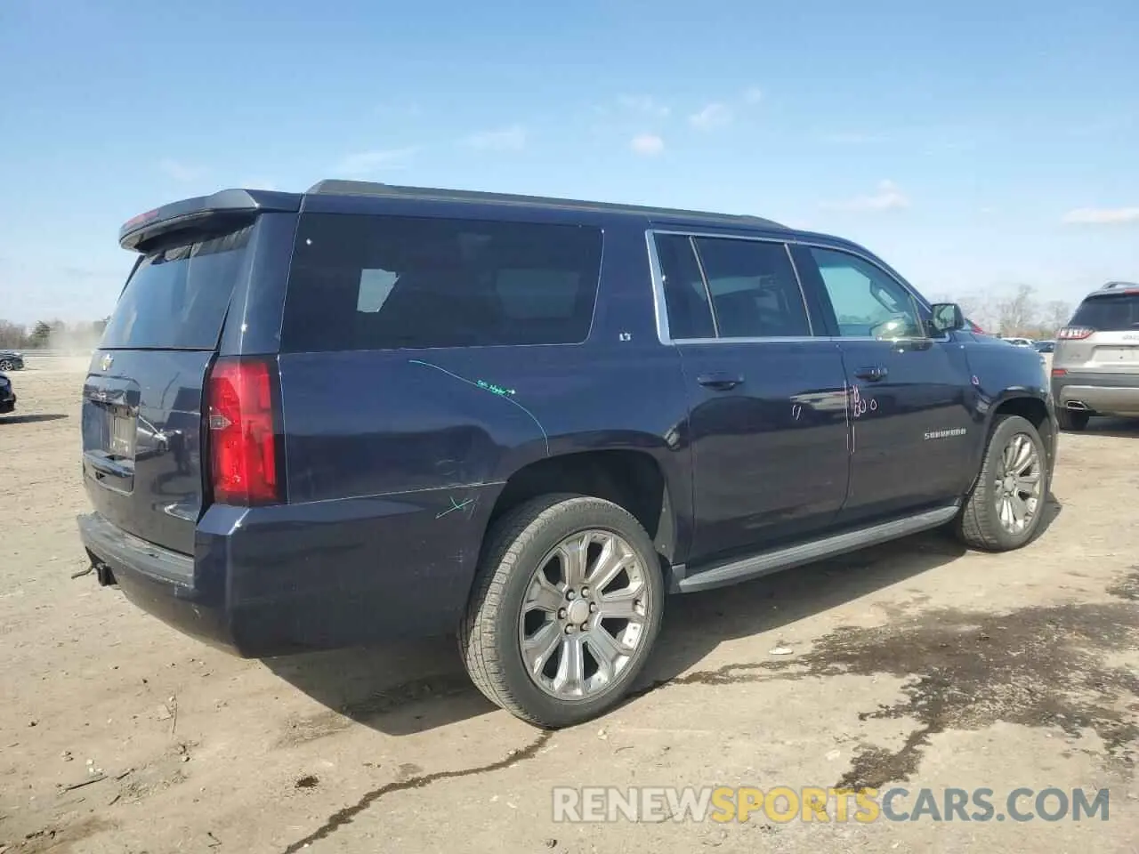 3 Photograph of a damaged car 1GNSKHKC4KR156296 CHEVROLET SUBURBAN 2019