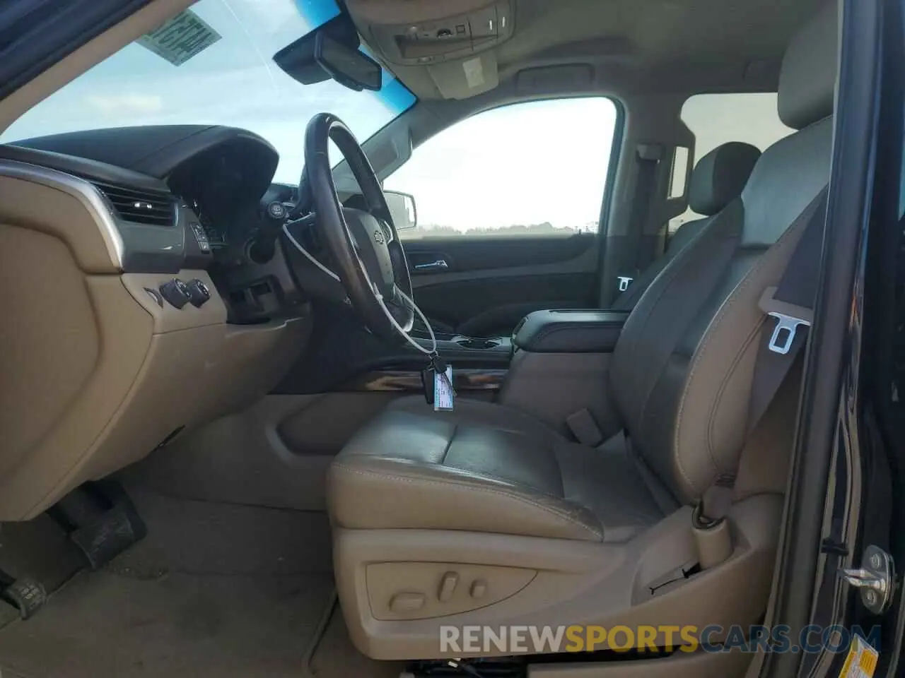 7 Photograph of a damaged car 1GNSKHKC4KR156296 CHEVROLET SUBURBAN 2019