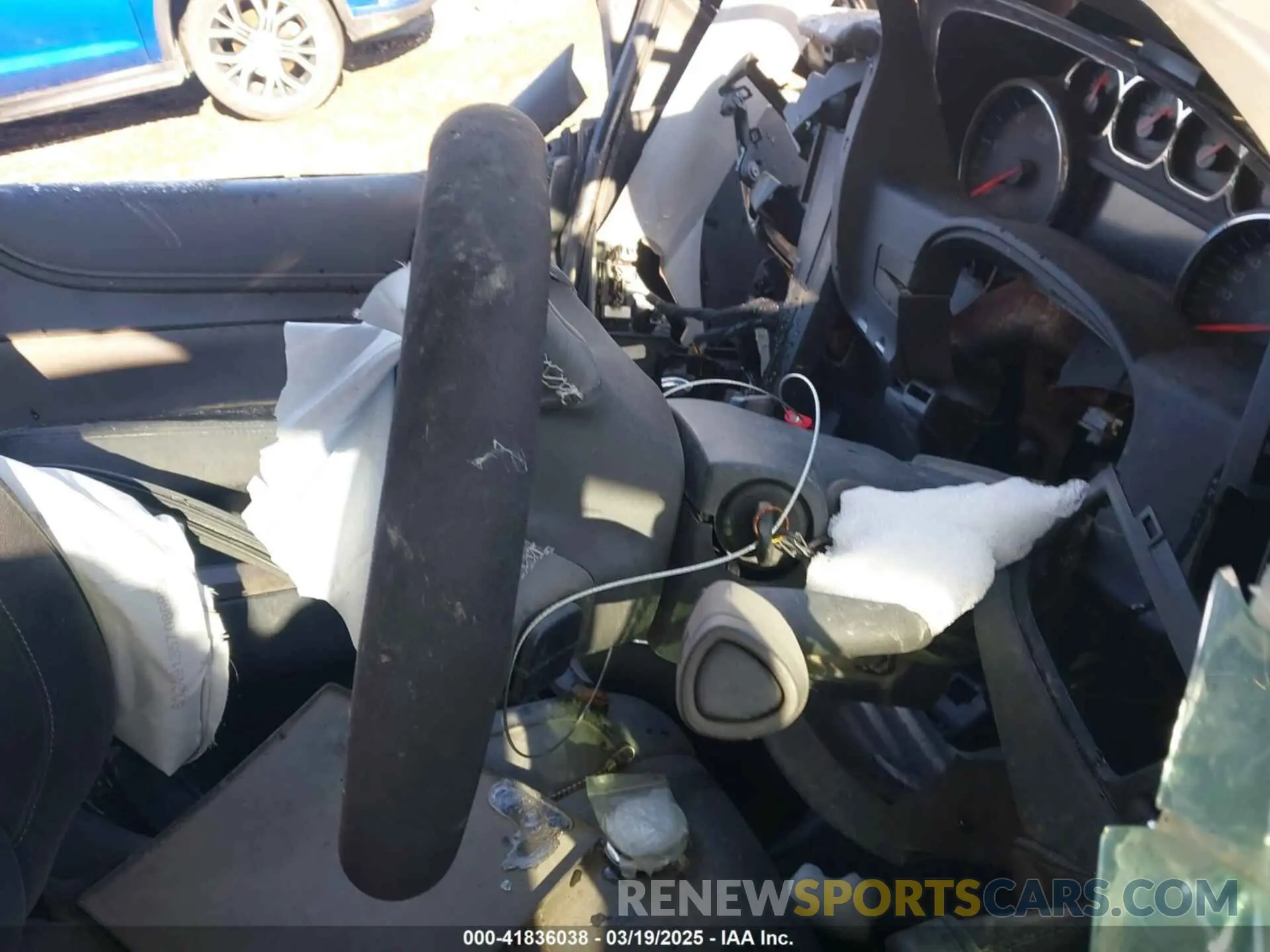 11 Photograph of a damaged car 1GNSKHKC4KR400321 CHEVROLET SUBURBAN 2019