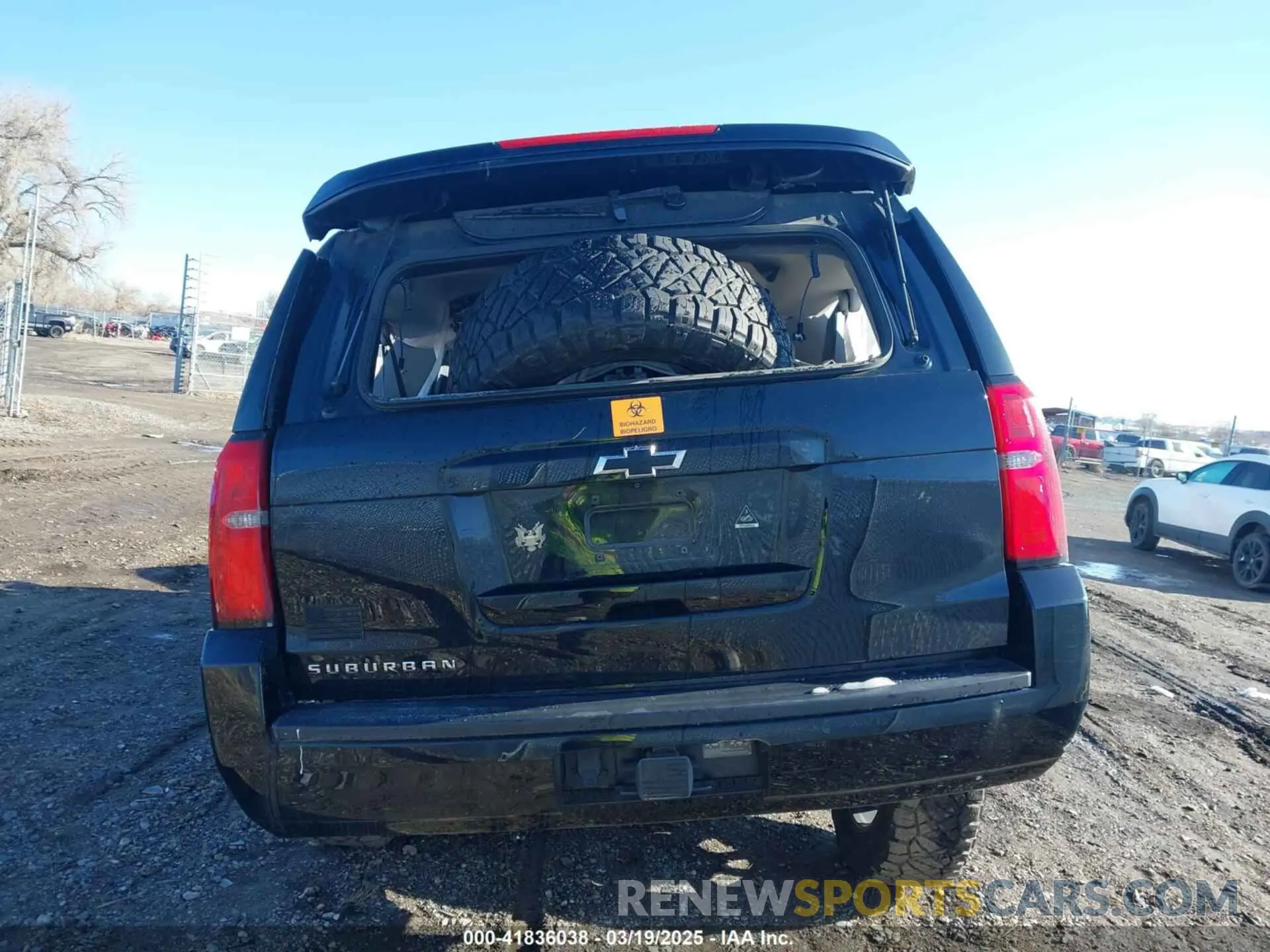 14 Photograph of a damaged car 1GNSKHKC4KR400321 CHEVROLET SUBURBAN 2019