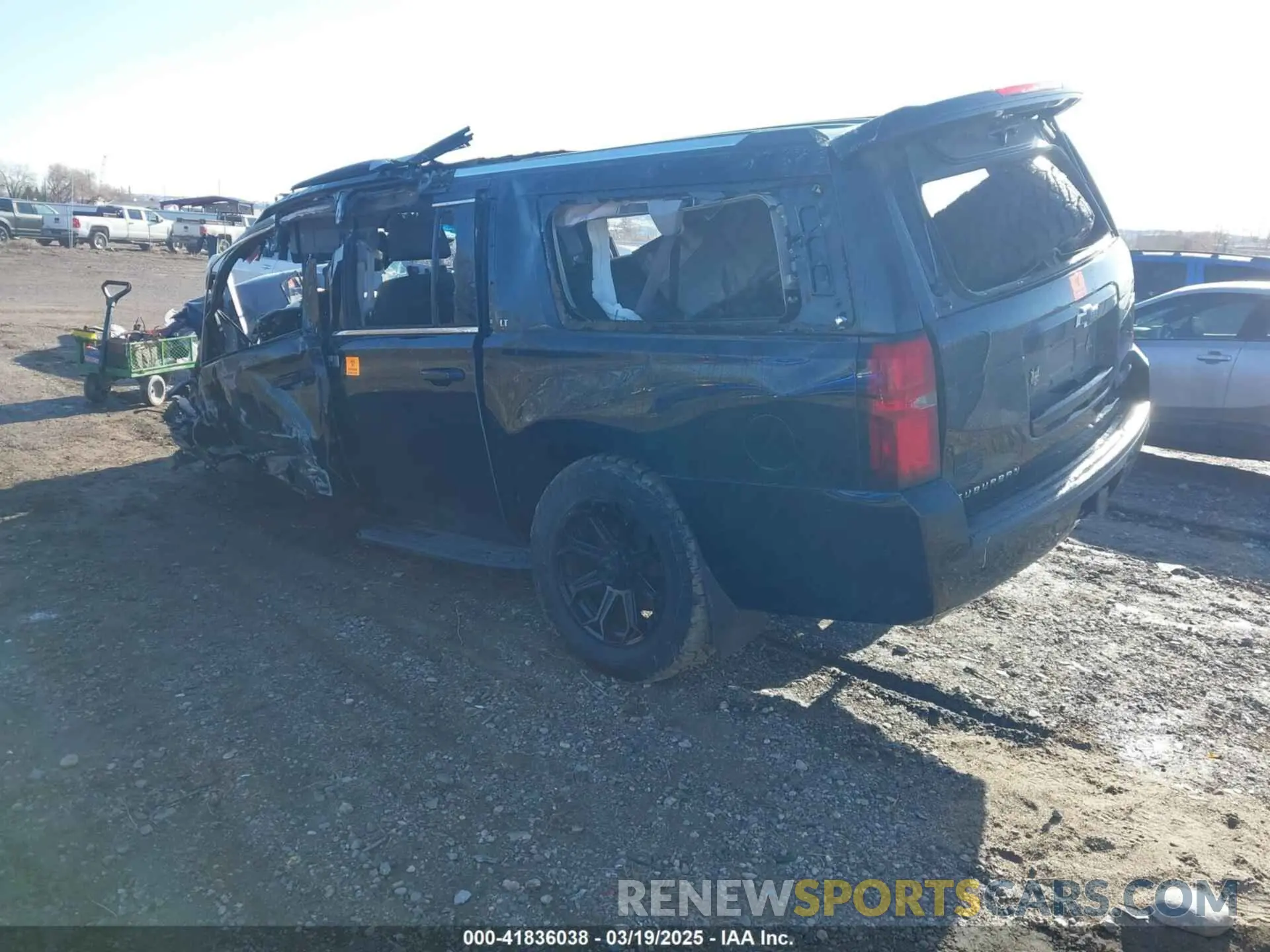 3 Photograph of a damaged car 1GNSKHKC4KR400321 CHEVROLET SUBURBAN 2019