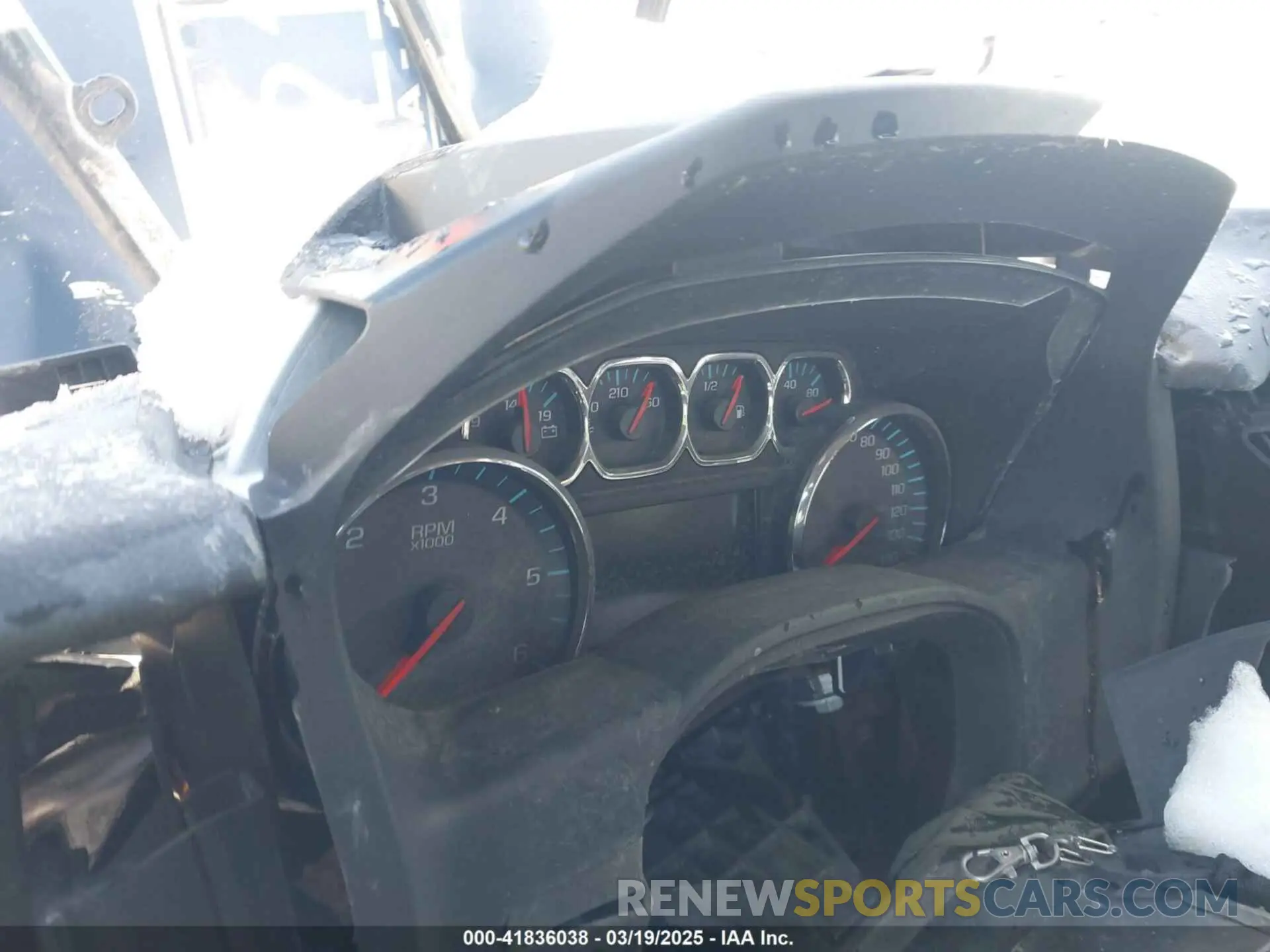 7 Photograph of a damaged car 1GNSKHKC4KR400321 CHEVROLET SUBURBAN 2019