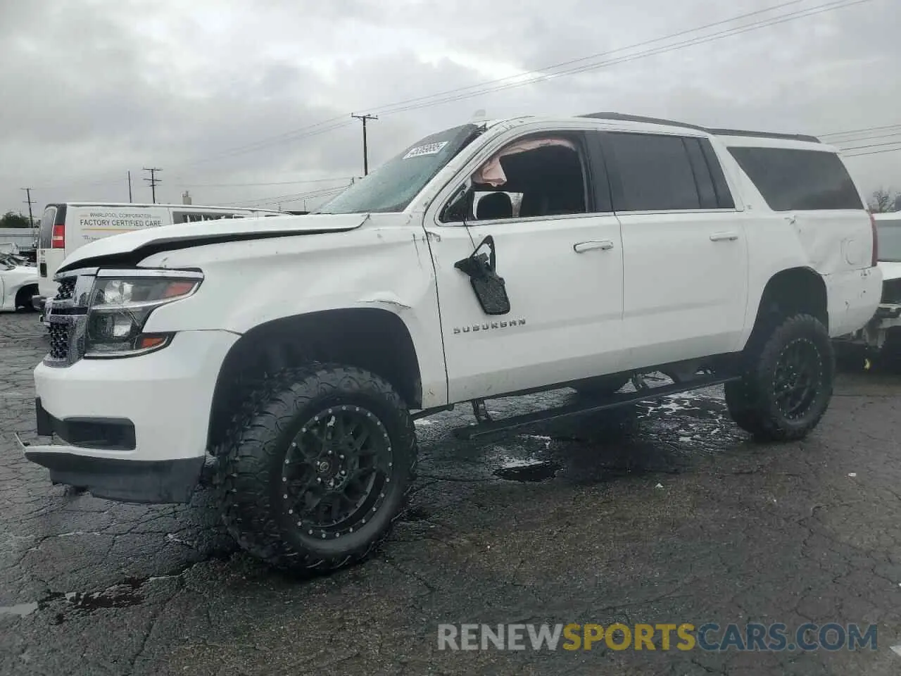 1 Photograph of a damaged car 1GNSKHKC5KR315150 CHEVROLET SUBURBAN 2019