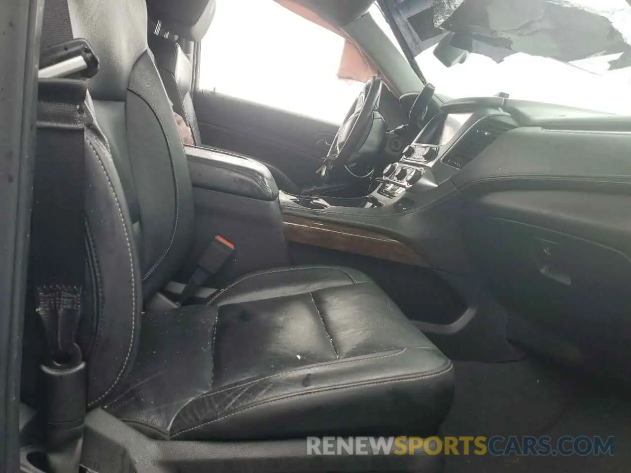 7 Photograph of a damaged car 1GNSKHKC5KR315150 CHEVROLET SUBURBAN 2019