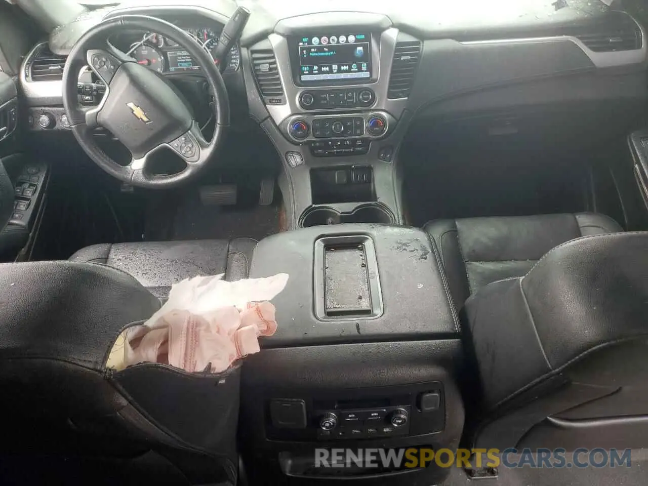 8 Photograph of a damaged car 1GNSKHKC5KR315150 CHEVROLET SUBURBAN 2019