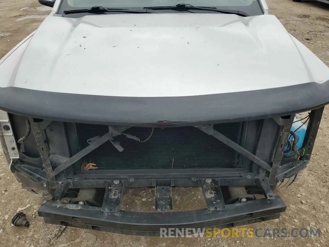 12 Photograph of a damaged car 1GNSKHKC5KR364798 CHEVROLET SUBURBAN 2019