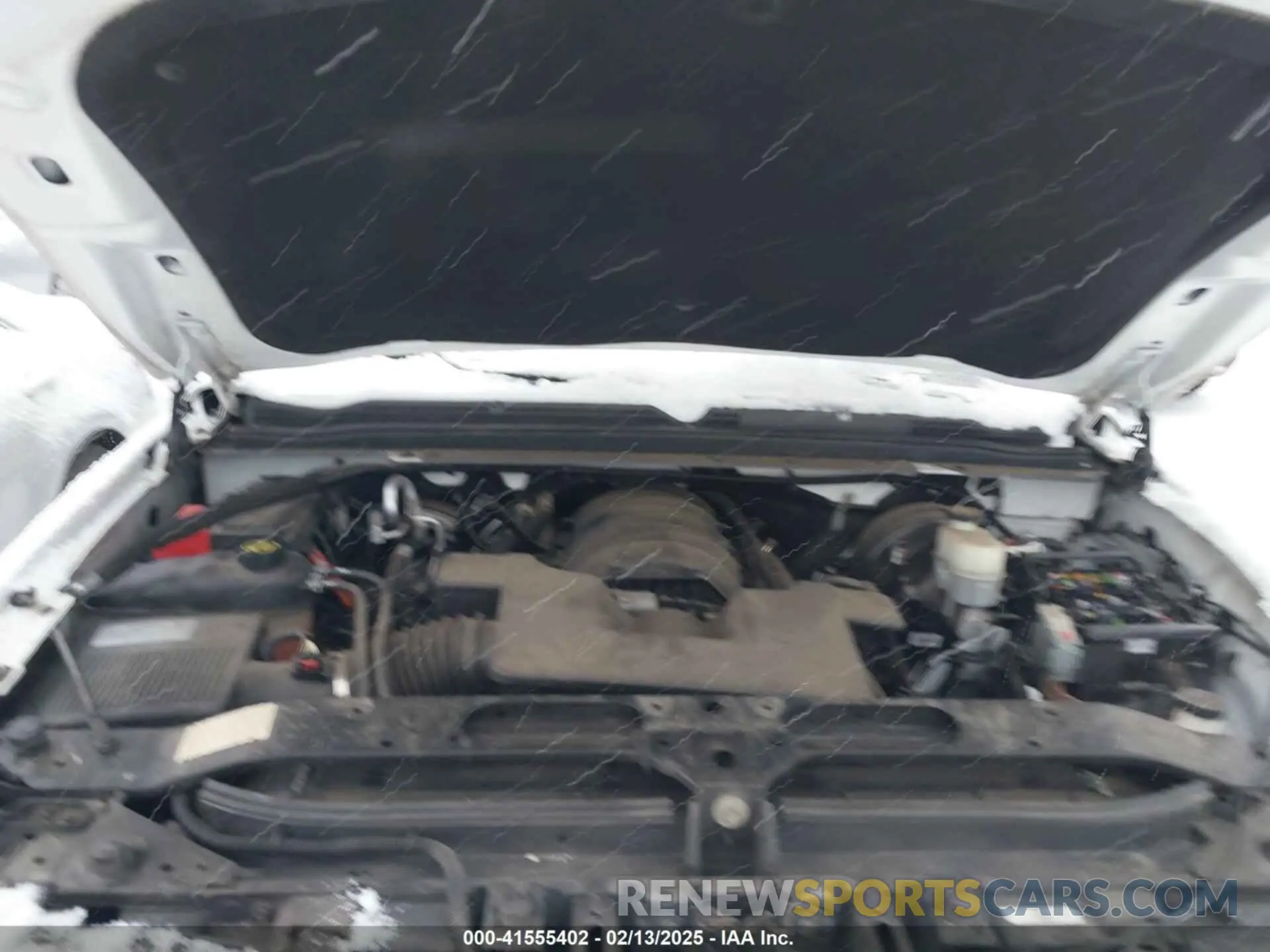10 Photograph of a damaged car 1GNSKHKC6KR191177 CHEVROLET SUBURBAN 2019