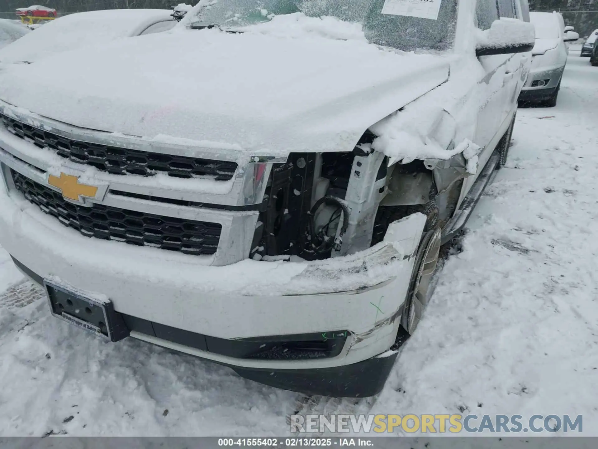 19 Photograph of a damaged car 1GNSKHKC6KR191177 CHEVROLET SUBURBAN 2019
