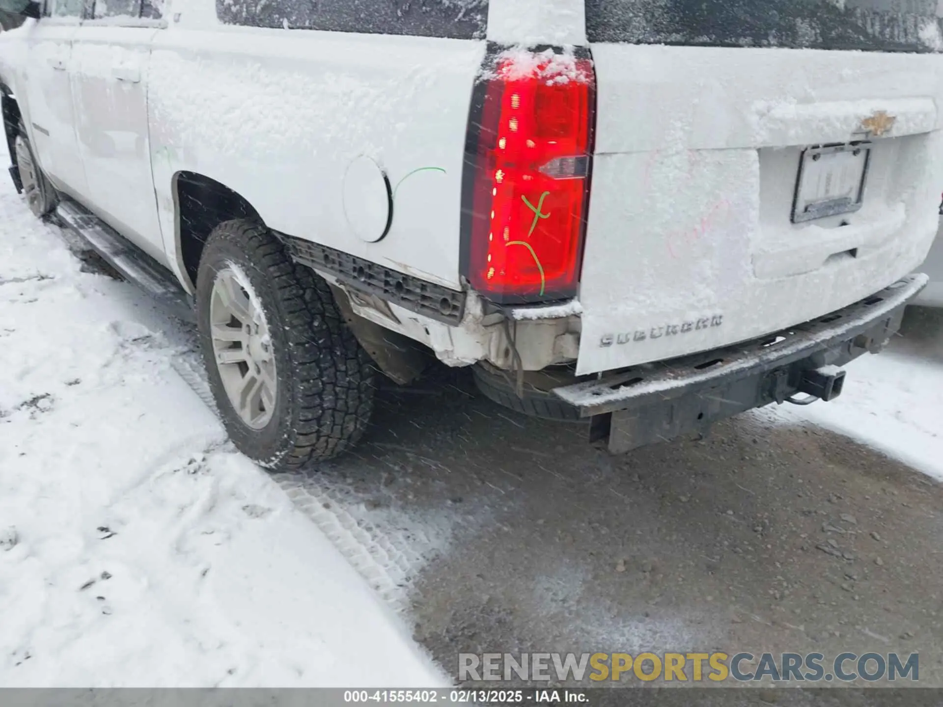 21 Photograph of a damaged car 1GNSKHKC6KR191177 CHEVROLET SUBURBAN 2019
