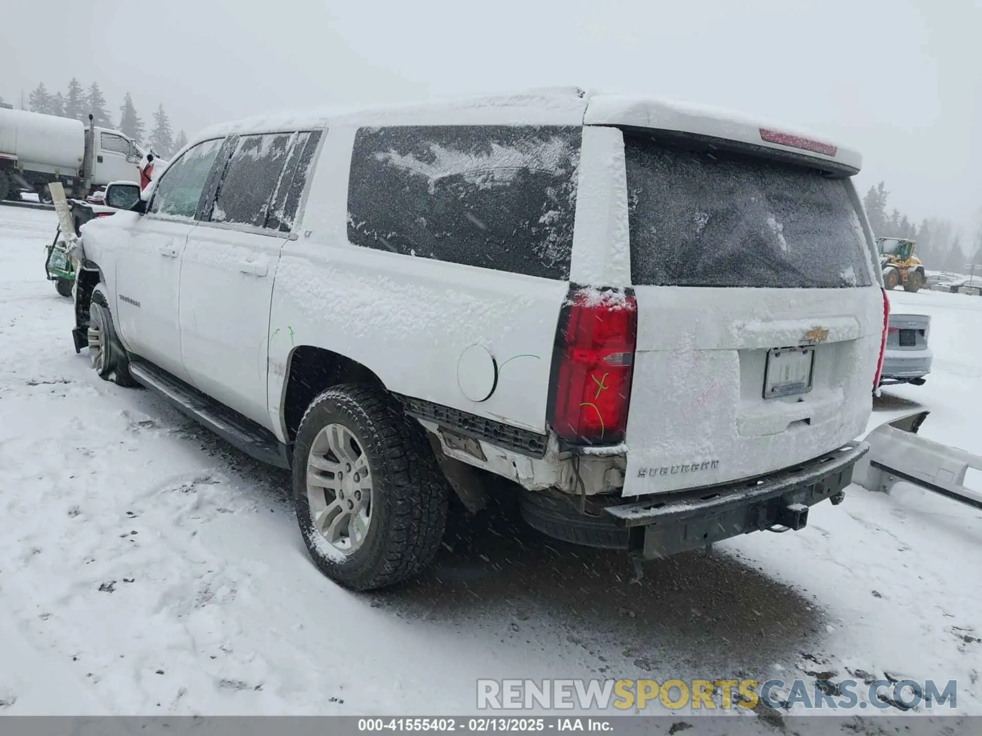 3 Photograph of a damaged car 1GNSKHKC6KR191177 CHEVROLET SUBURBAN 2019