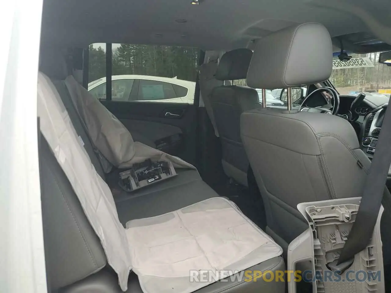 11 Photograph of a damaged car 1GNSKHKC6KR205434 CHEVROLET SUBURBAN 2019