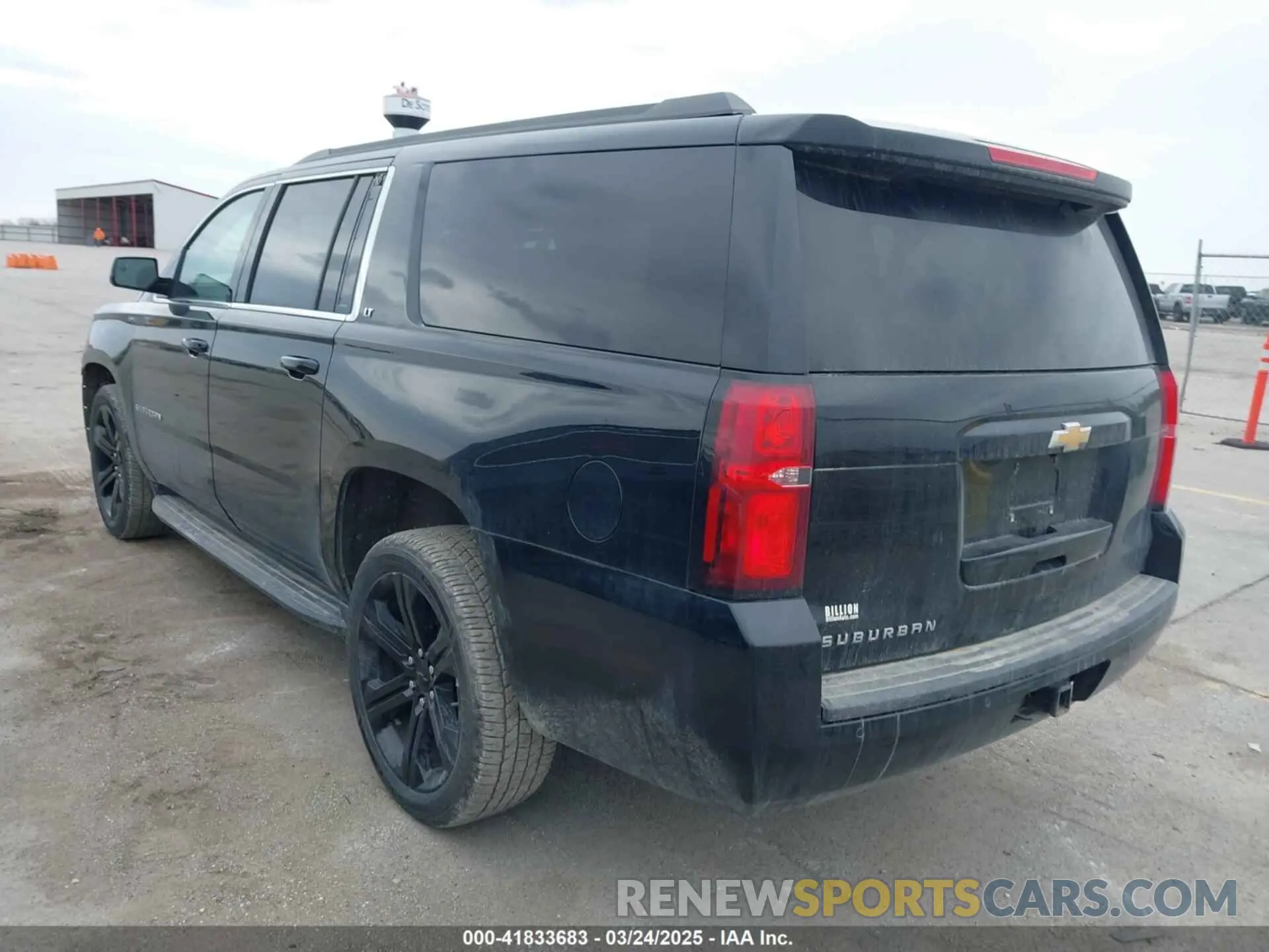 3 Photograph of a damaged car 1GNSKHKC7KR192984 CHEVROLET SUBURBAN 2019