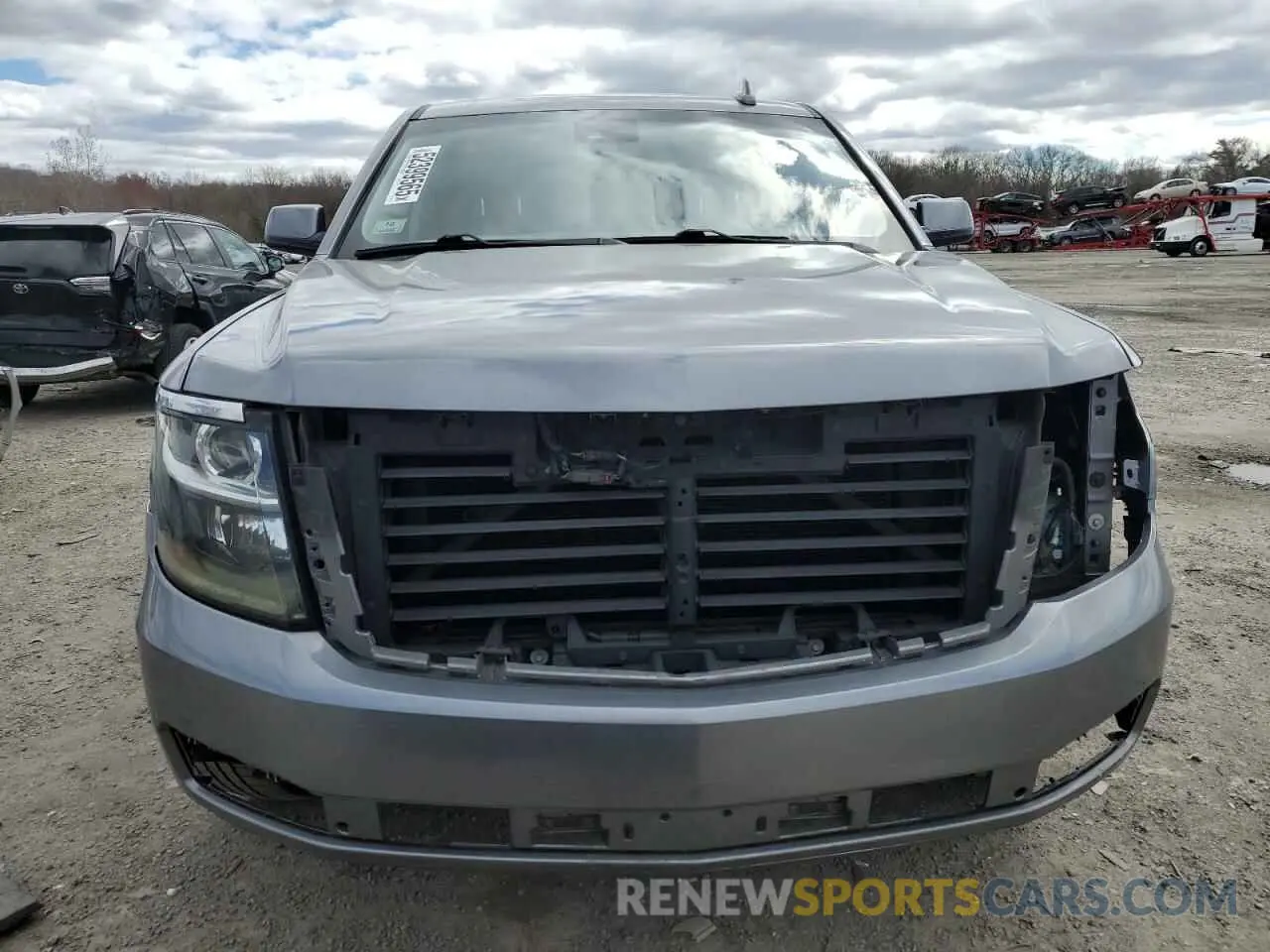 5 Photograph of a damaged car 1GNSKHKC8KR306927 CHEVROLET SUBURBAN 2019