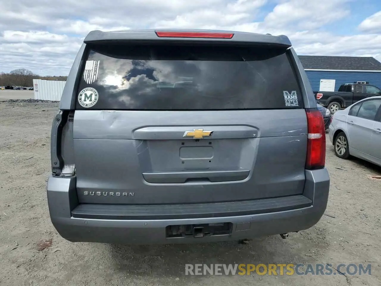 6 Photograph of a damaged car 1GNSKHKC8KR306927 CHEVROLET SUBURBAN 2019