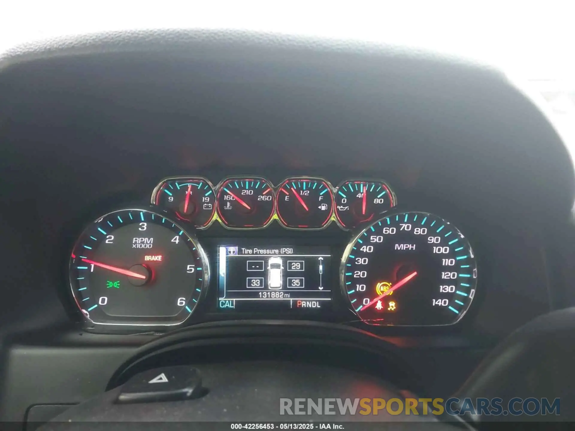 7 Photograph of a damaged car 1GNSKHKC8KR332167 CHEVROLET SUBURBAN 2019