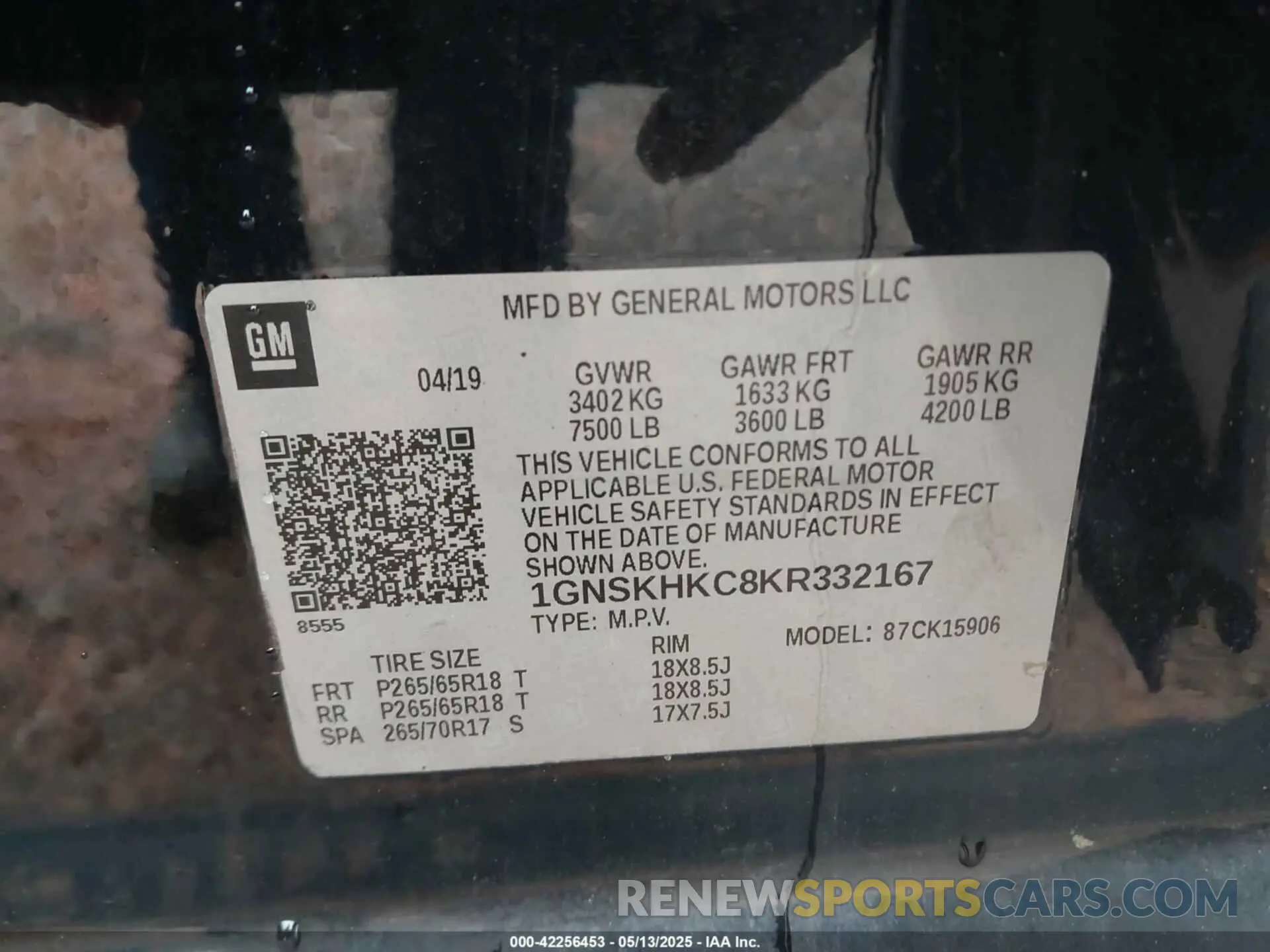 9 Photograph of a damaged car 1GNSKHKC8KR332167 CHEVROLET SUBURBAN 2019