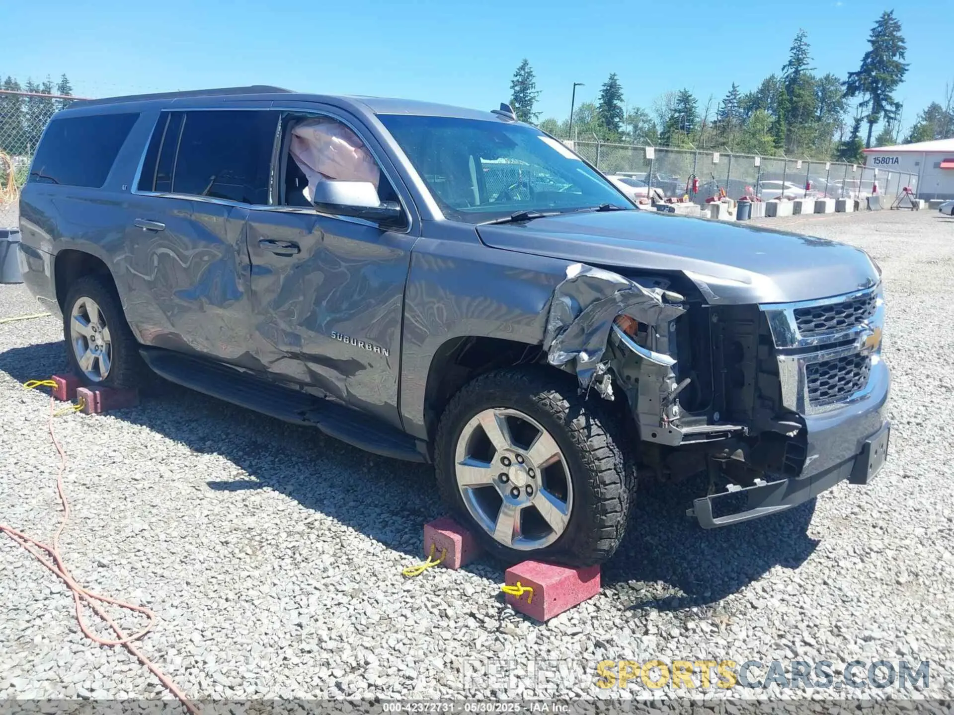 1 Photograph of a damaged car 1GNSKHKC9KR179184 CHEVROLET SUBURBAN 2019