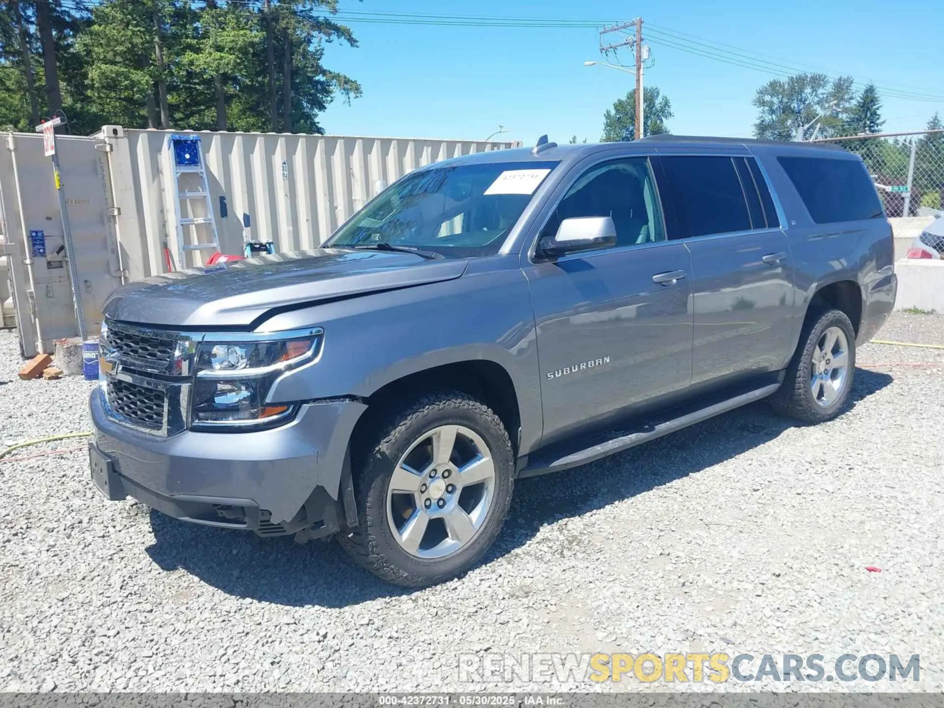 2 Photograph of a damaged car 1GNSKHKC9KR179184 CHEVROLET SUBURBAN 2019