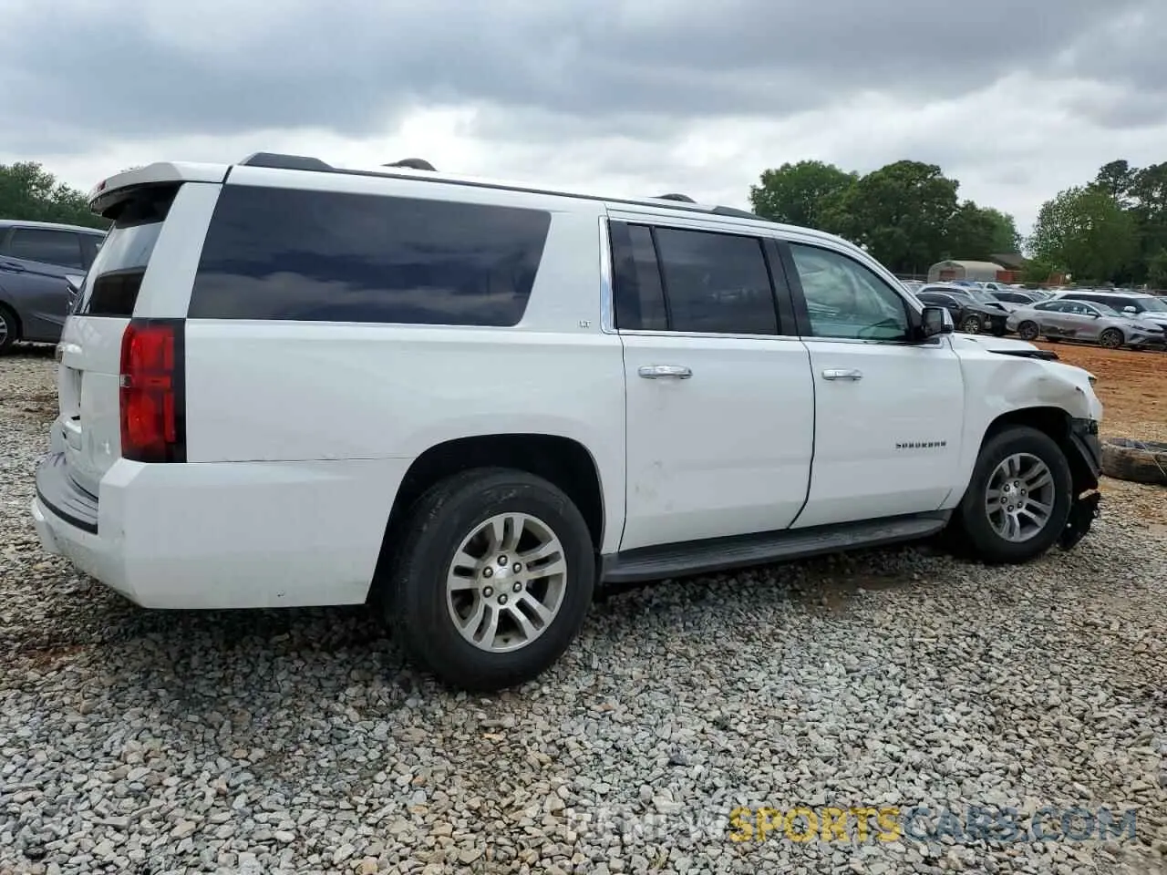 3 Photograph of a damaged car 1GNSKHKC9KR186216 CHEVROLET SUBURBAN 2019