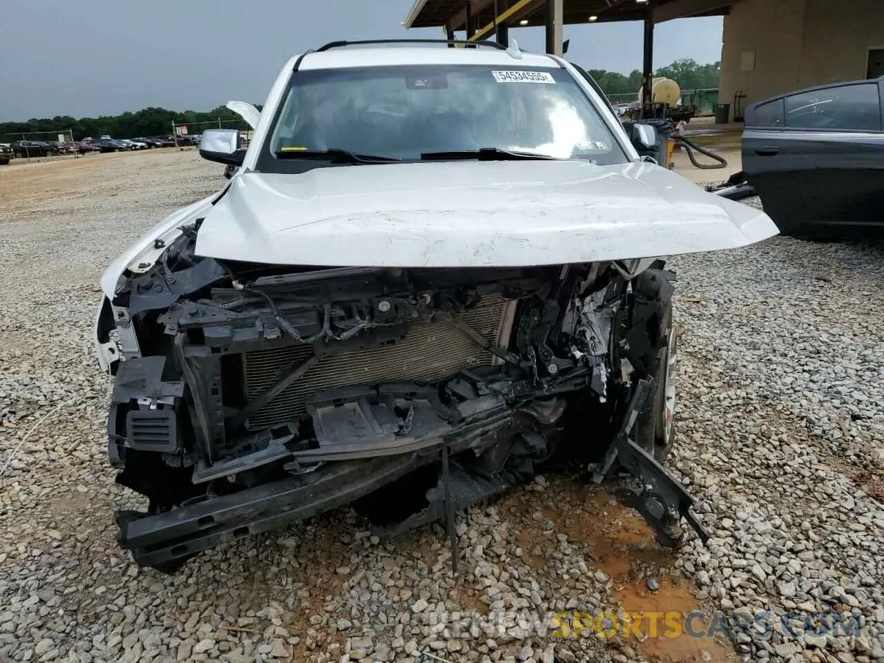 5 Photograph of a damaged car 1GNSKHKC9KR186216 CHEVROLET SUBURBAN 2019
