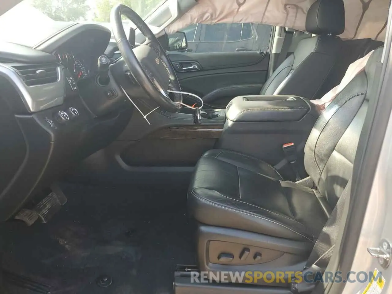 7 Photograph of a damaged car 1GNSKHKC9KR309268 CHEVROLET SUBURBAN 2019