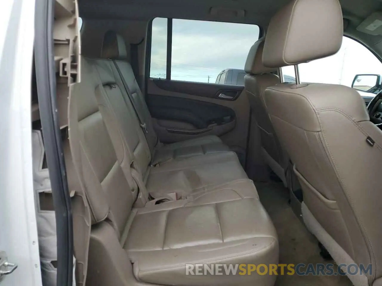 12 Photograph of a damaged car 1GNSKHKCXKR119530 CHEVROLET SUBURBAN 2019