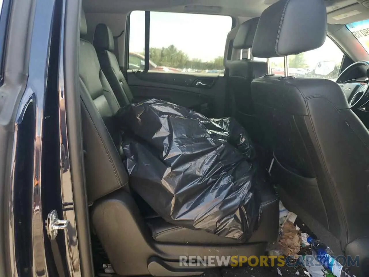 11 Photograph of a damaged car 1GNSKHKCXKR124680 CHEVROLET SUBURBAN 2019