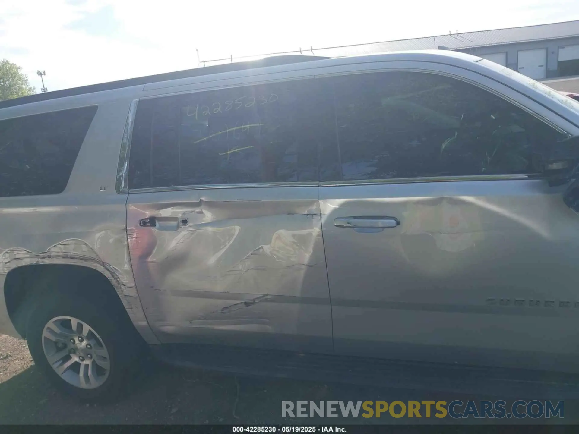 12 Photograph of a damaged car 1GNSKHKCXKR301647 CHEVROLET SUBURBAN 2019