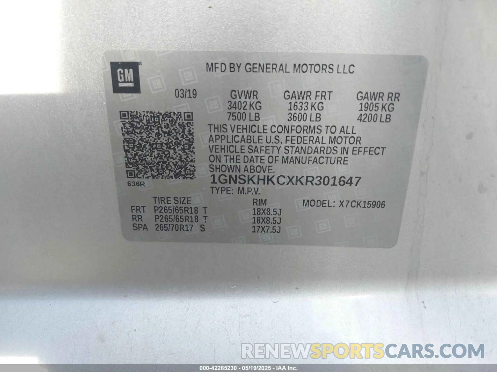 9 Photograph of a damaged car 1GNSKHKCXKR301647 CHEVROLET SUBURBAN 2019