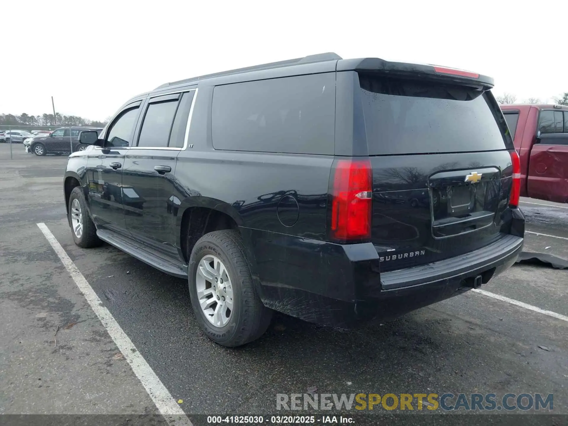 3 Photograph of a damaged car 1GNSKHKCXKR345468 CHEVROLET SUBURBAN 2019