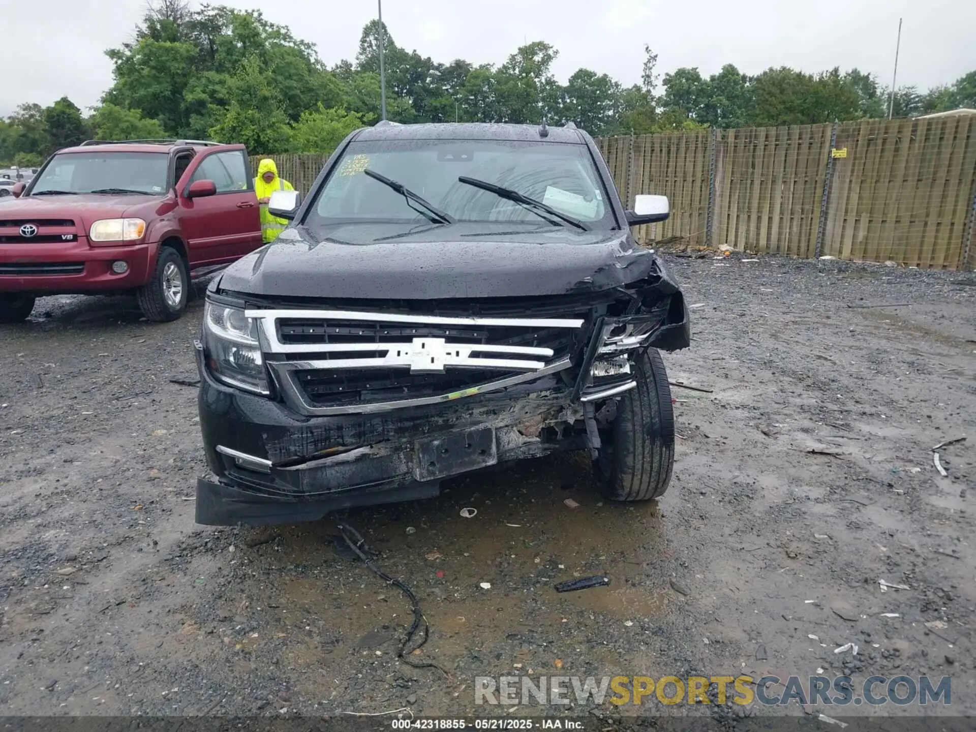 12 Photograph of a damaged car 1GNSKJKC1KR147532 CHEVROLET SUBURBAN 2019