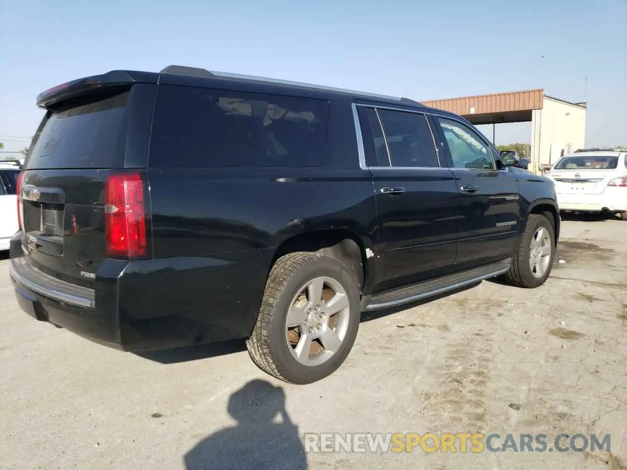 3 Photograph of a damaged car 1GNSKJKC1KR376938 CHEVROLET SUBURBAN 2019