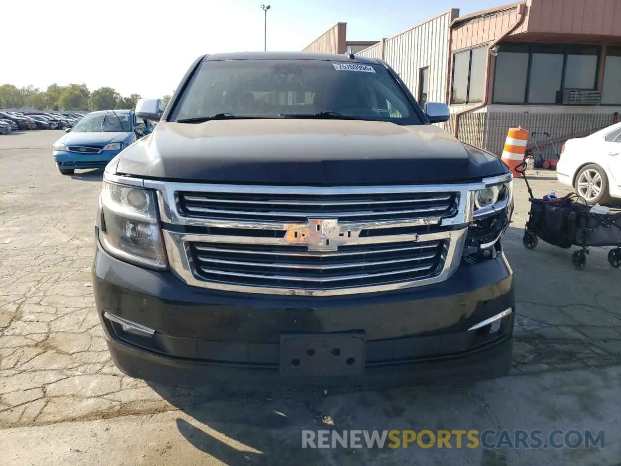 5 Photograph of a damaged car 1GNSKJKC1KR376938 CHEVROLET SUBURBAN 2019