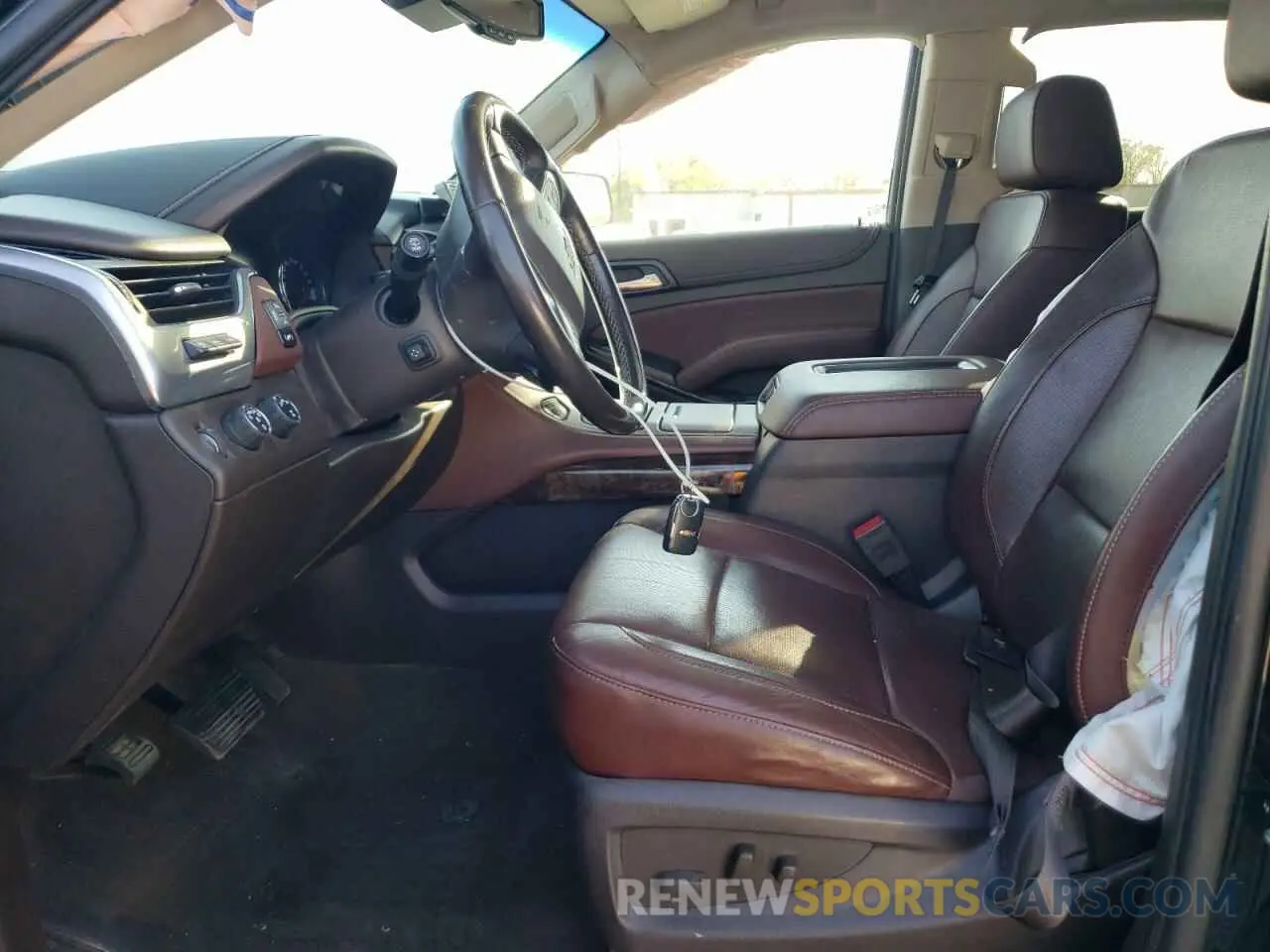 7 Photograph of a damaged car 1GNSKJKC1KR376938 CHEVROLET SUBURBAN 2019