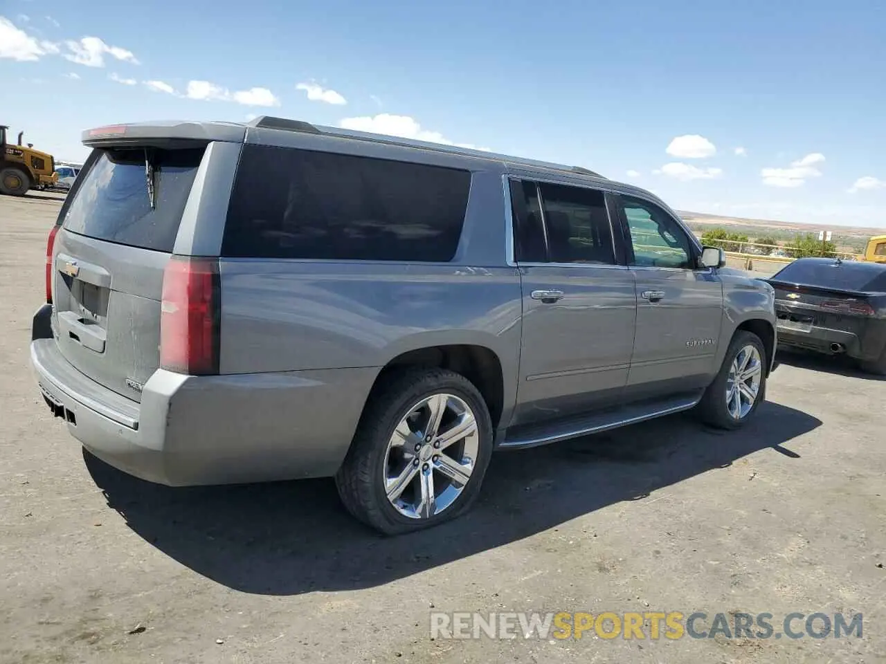 3 Photograph of a damaged car 1GNSKJKC3KR127668 CHEVROLET SUBURBAN 2019