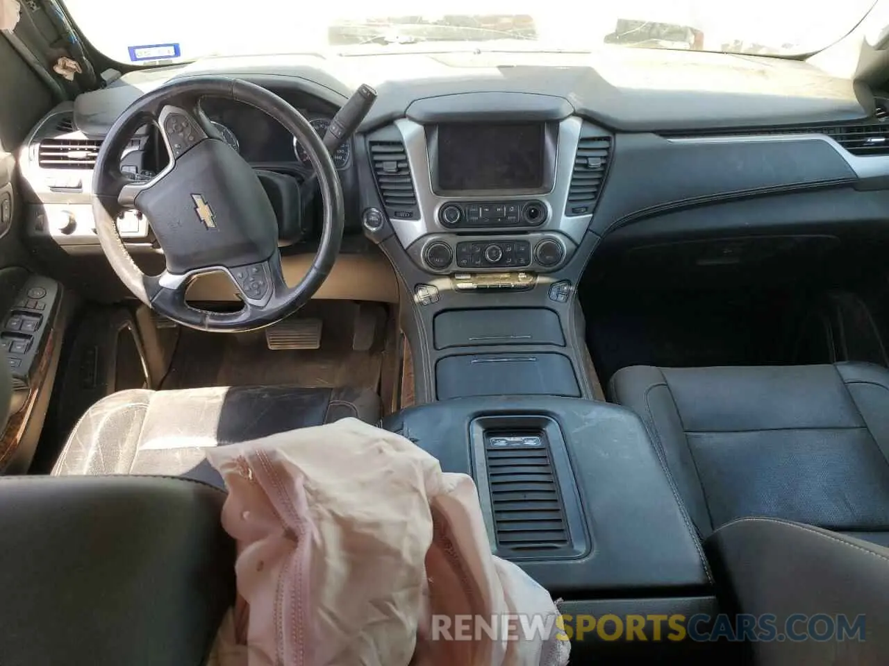 8 Photograph of a damaged car 1GNSKJKC3KR127668 CHEVROLET SUBURBAN 2019