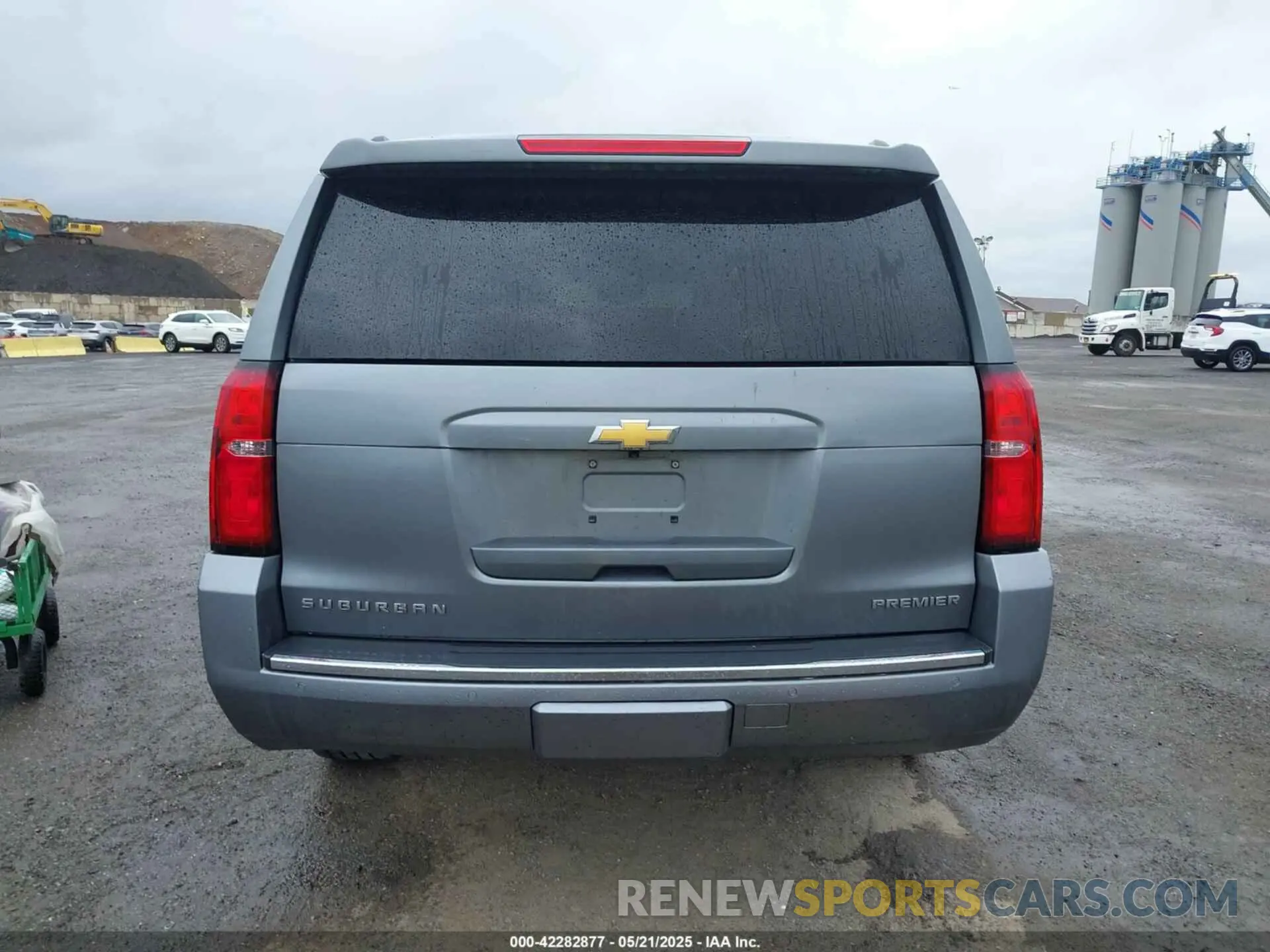16 Photograph of a damaged car 1GNSKJKC9KR288722 CHEVROLET SUBURBAN 2019
