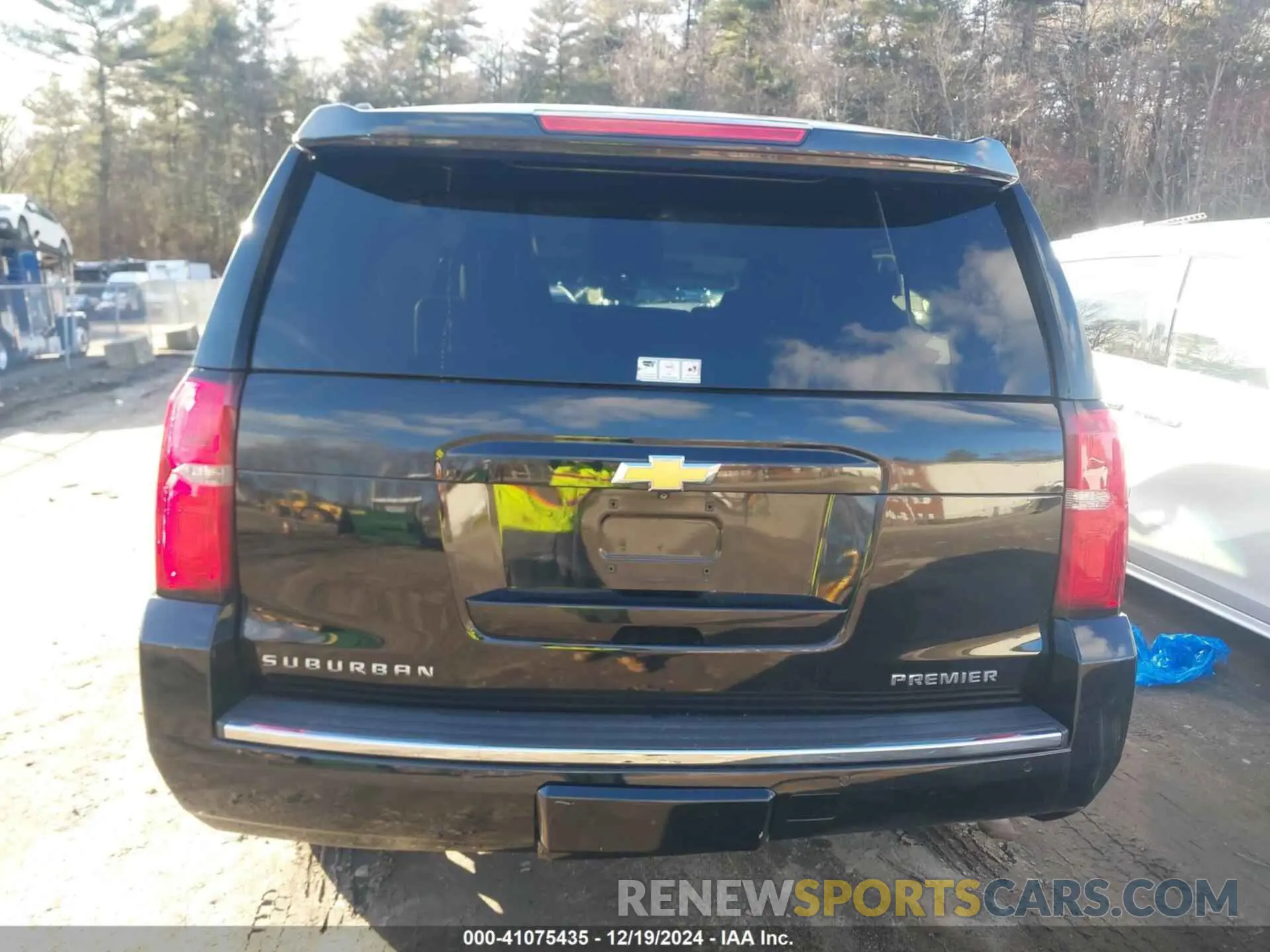 16 Photograph of a damaged car 1GNSKJKCXKR111502 CHEVROLET SUBURBAN 2019