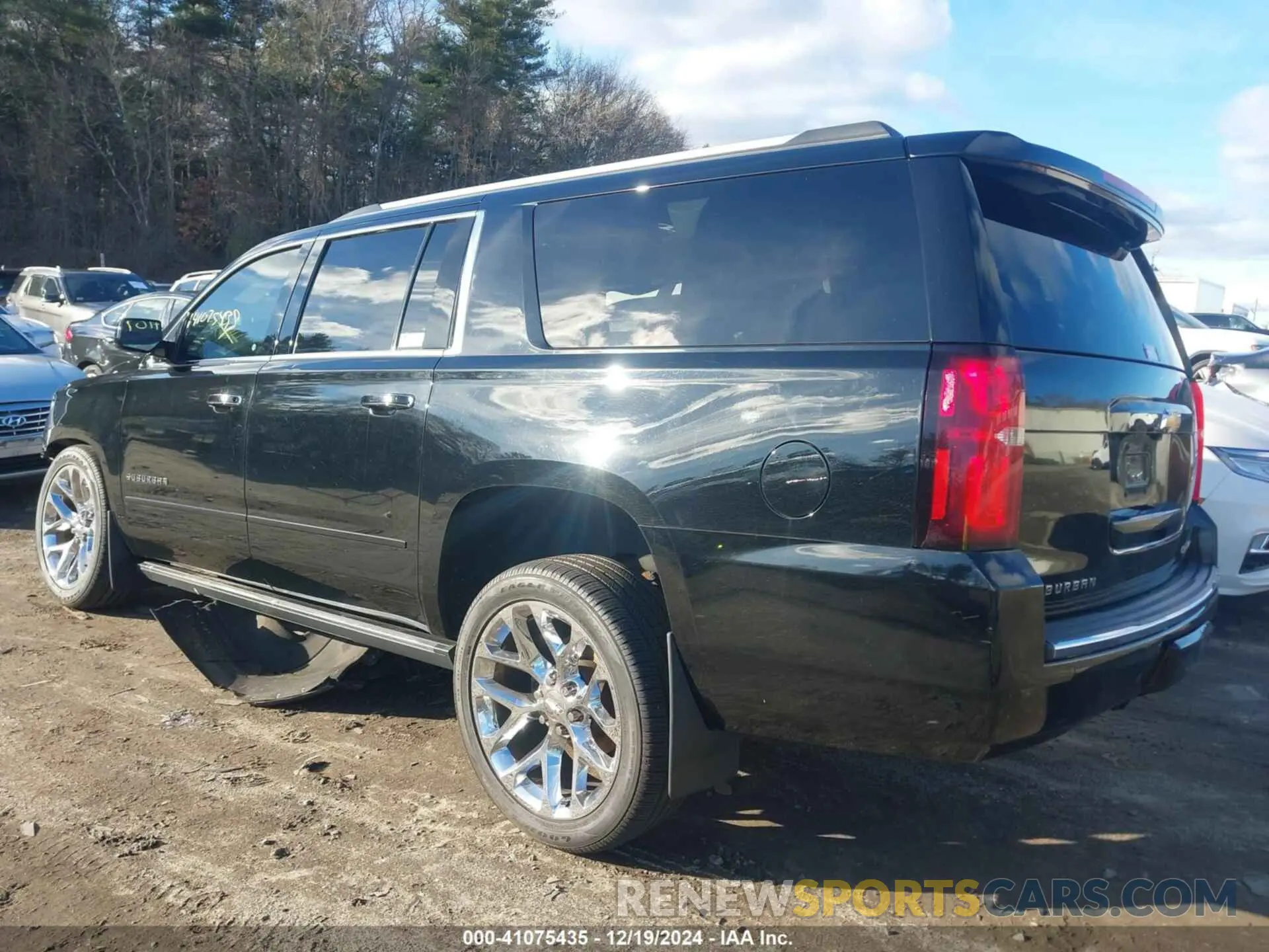 3 Photograph of a damaged car 1GNSKJKCXKR111502 CHEVROLET SUBURBAN 2019