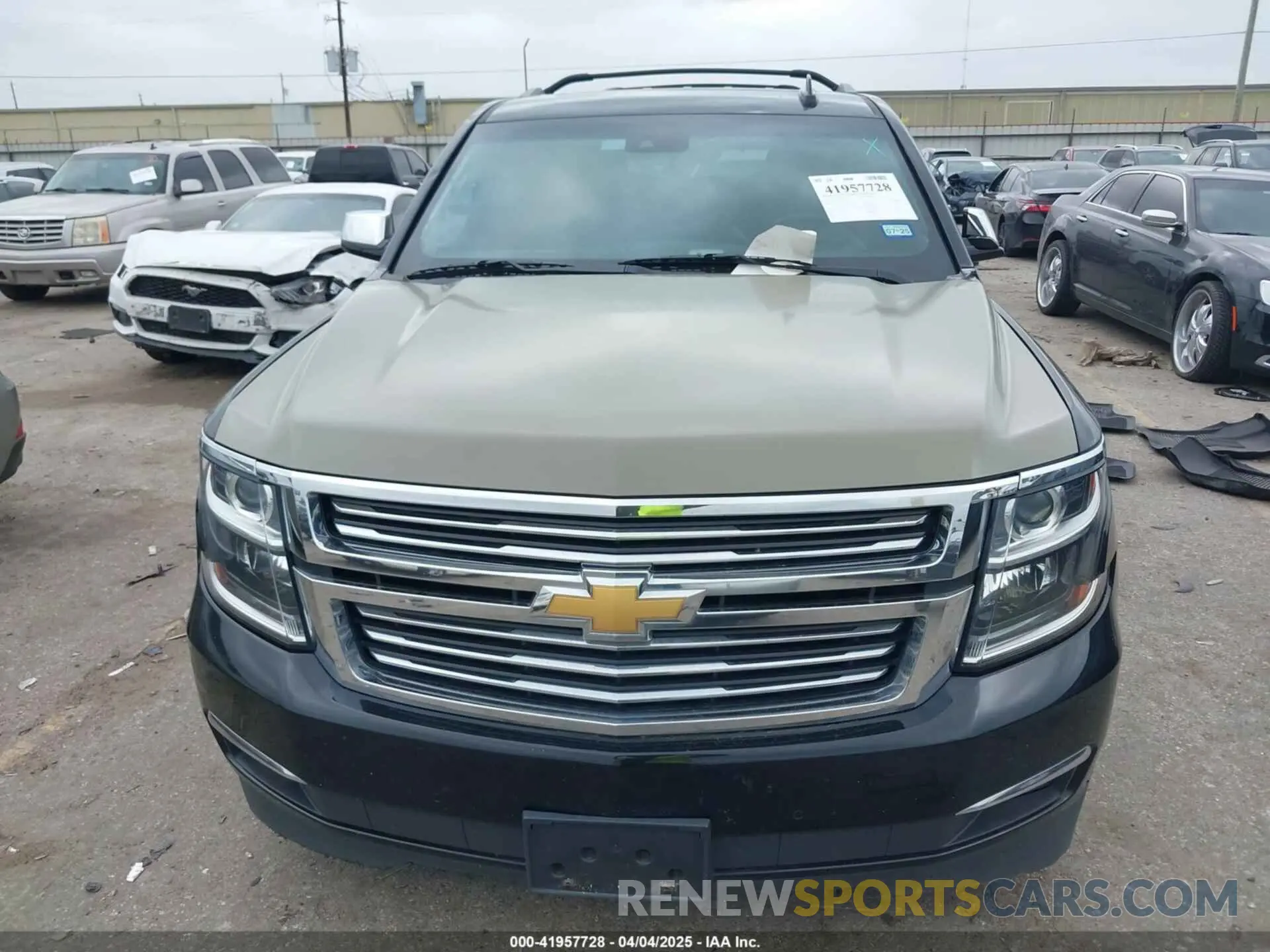 12 Photograph of a damaged car 1GNSKJKJ3KR231852 CHEVROLET SUBURBAN 2019