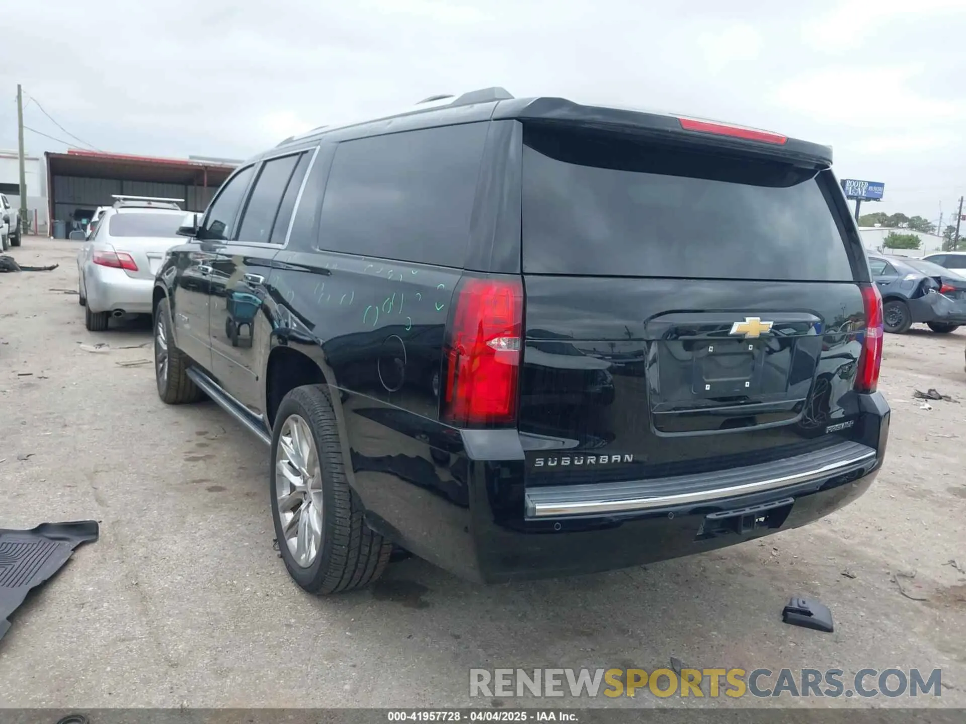 3 Photograph of a damaged car 1GNSKJKJ3KR231852 CHEVROLET SUBURBAN 2019